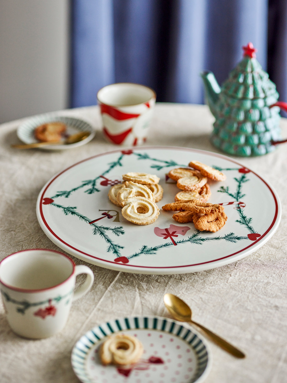Plateau tournant, Nature, Assiette de service en Grès: Yule
